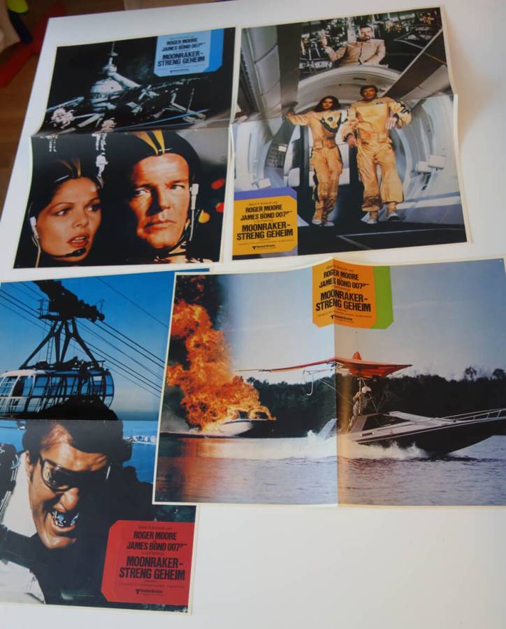 Moonraker original release german lobby still set